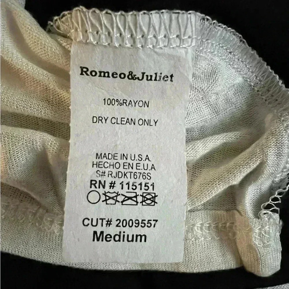 Cream long sleeve with black ruffle over top size medium - Picture 4 of 8